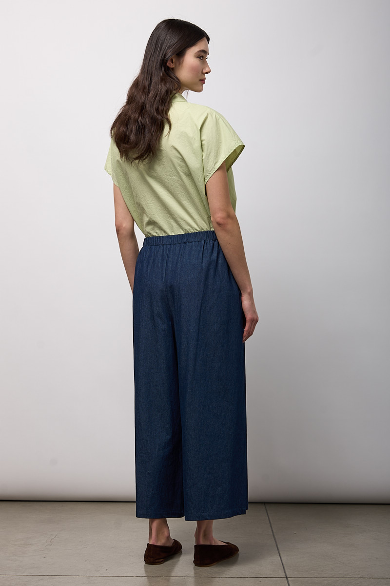 PANTALONE CON ELASTICO IN VITA E GAMBA PALAZZO