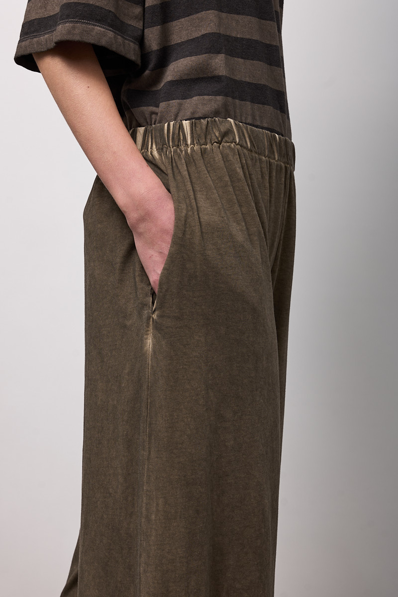 PANTALONE CON ELASTICO IN VITA E GAMBA PALAZZO