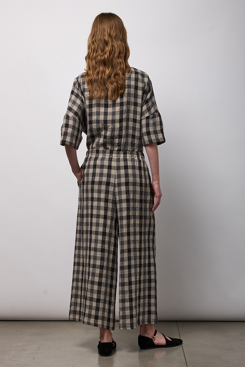 PANTALONE CON ELASTICO IN VITA E GAMBA PALAZZO