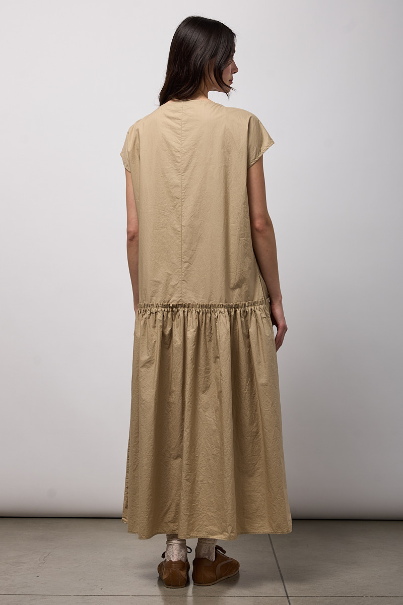 ABITO LUNGO AMPIO ARRICCIO IN VITA