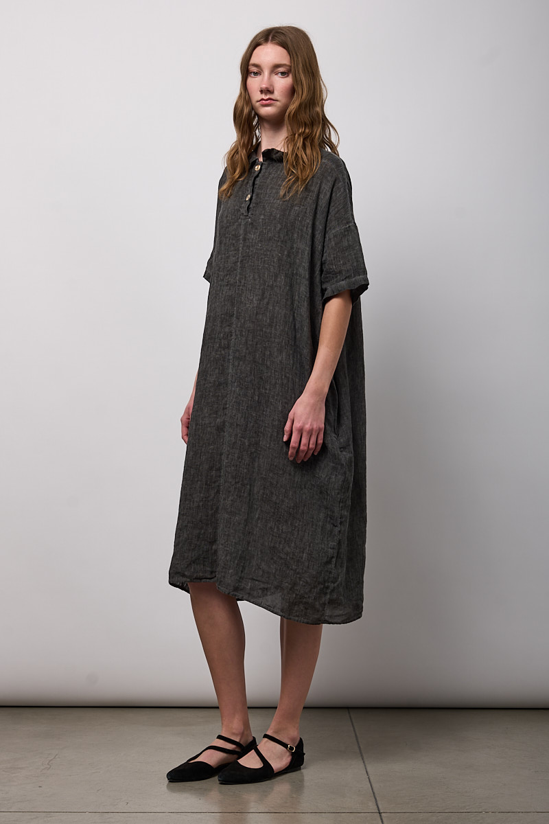 ABITO LUNGO CON COLLO DA CAMICIA E MANICA CORTA