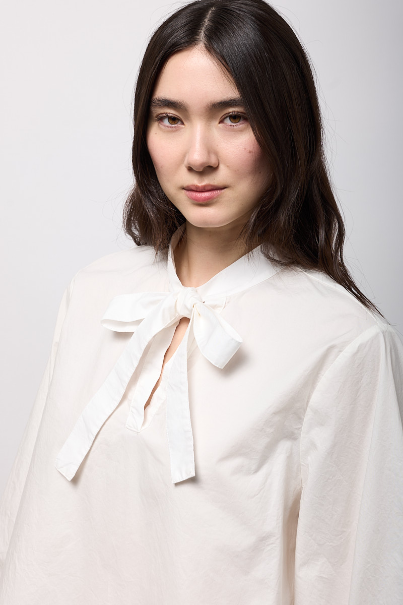 CAMICIA CON FIOCCO AL COLLO