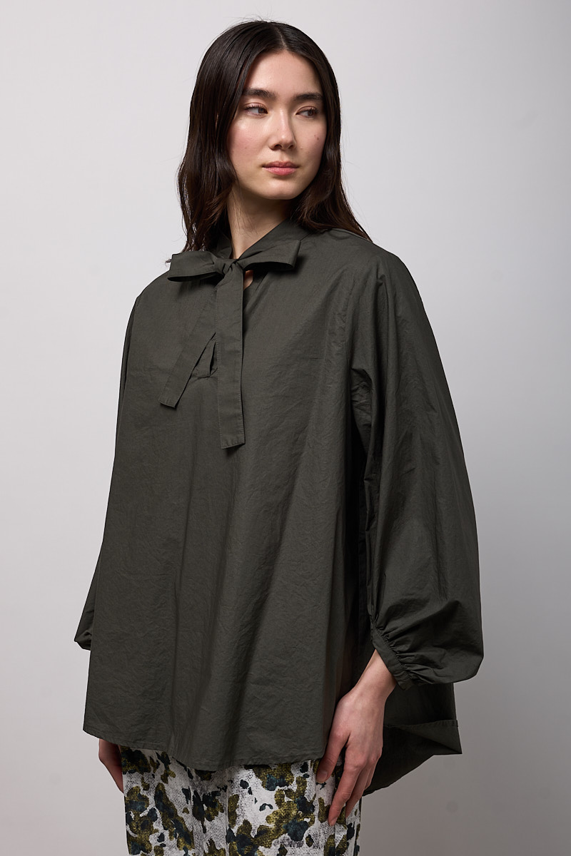 CAMICIA CON FIOCCO AL COLLO