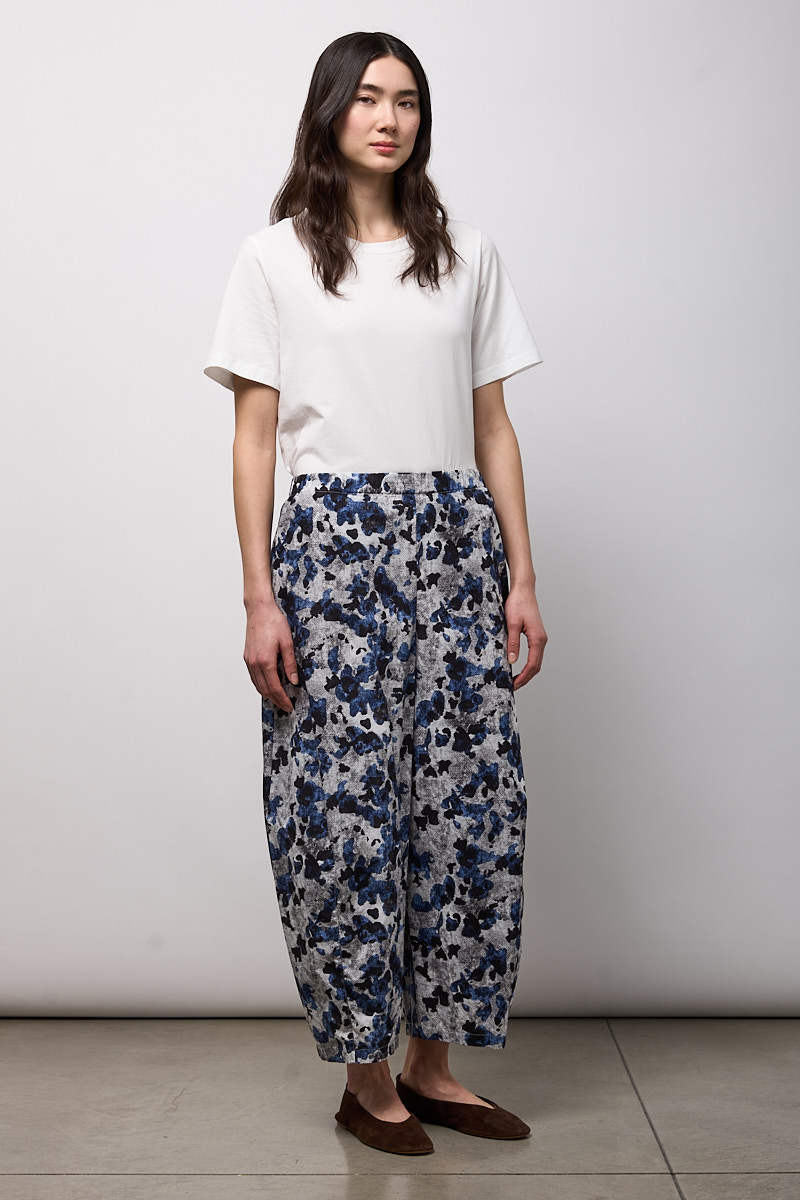 PANTALONE EASY CON PINCES SUL FONDO