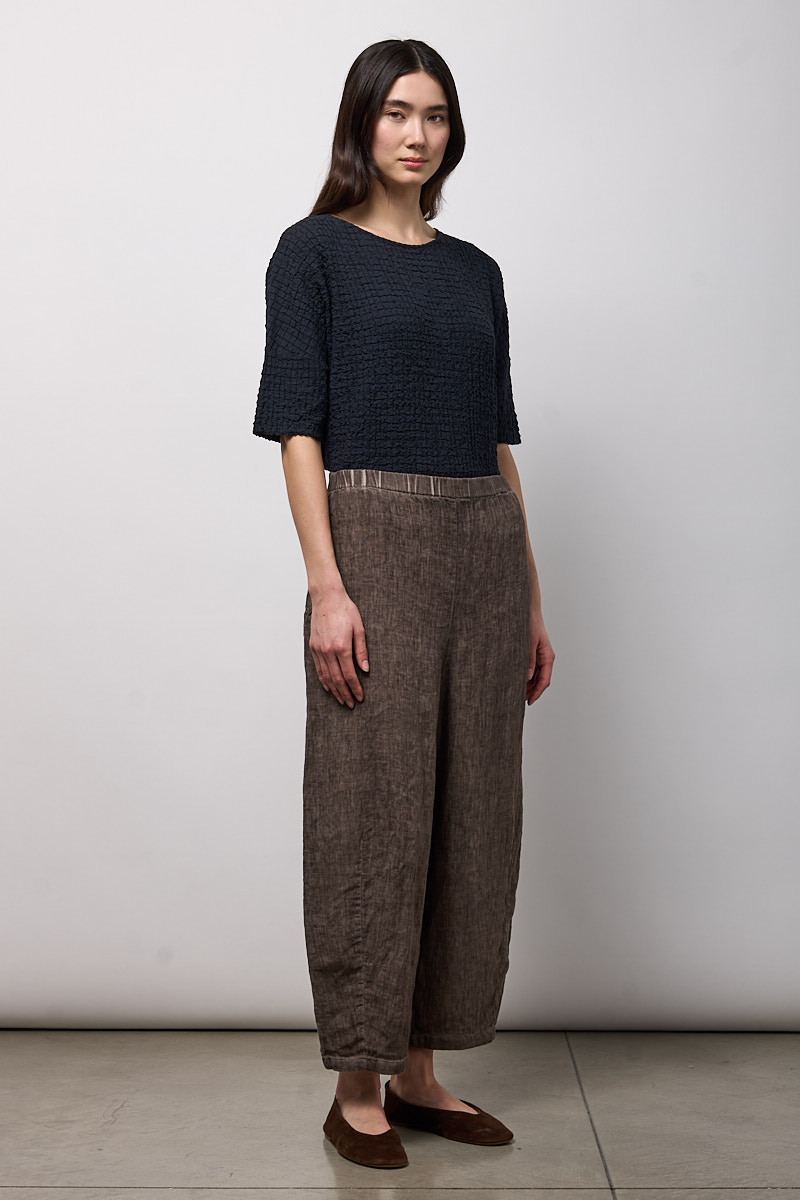 PANTALONE EASY CON PINCES SUL FONDO