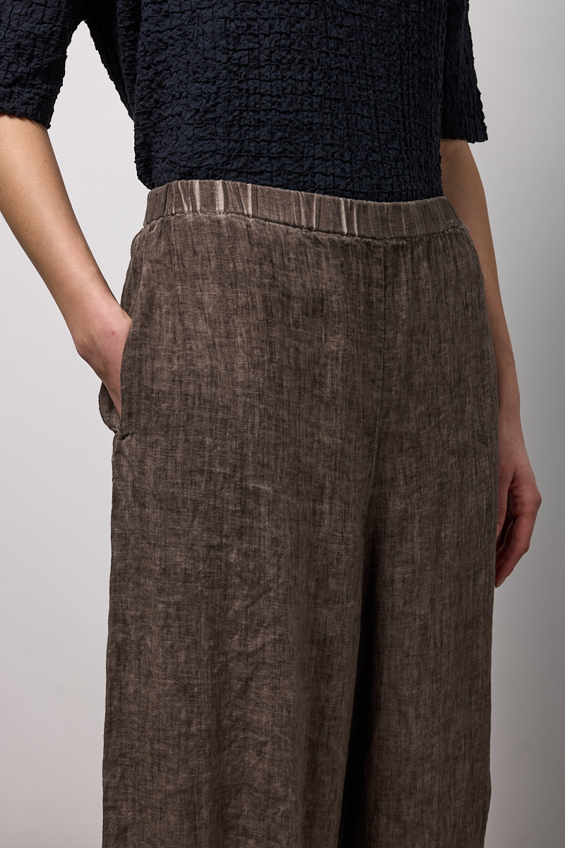 PANTALONE EASY CON PINCES SUL FONDO