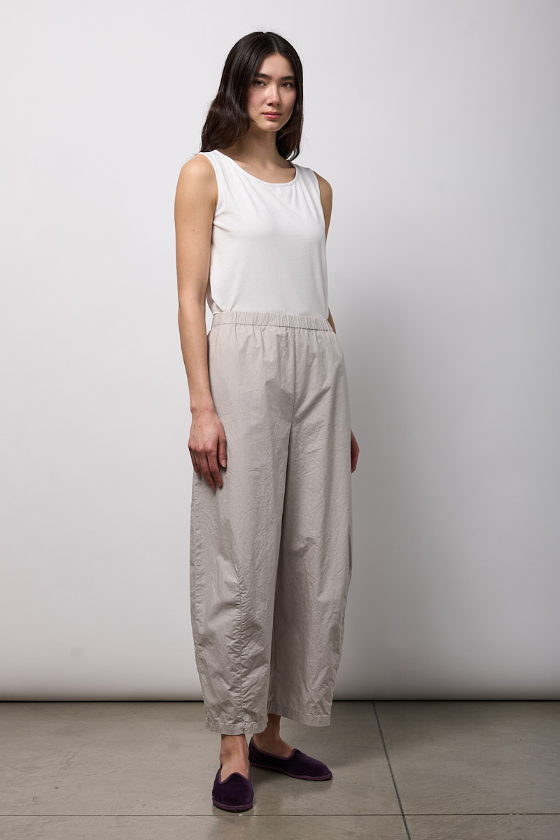 PANTALONE EASY CON PINCES SUL FONDO