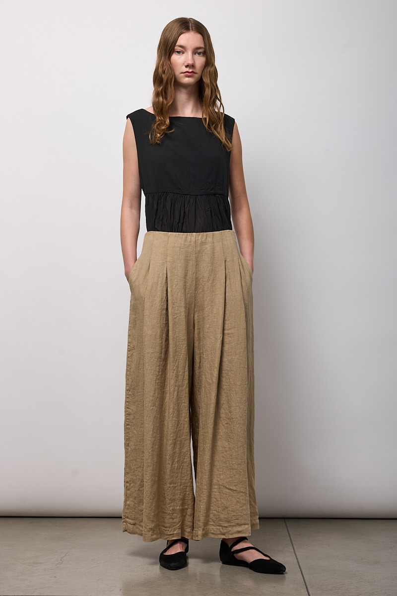 PANTALONE AMPIO CON PIEGHE