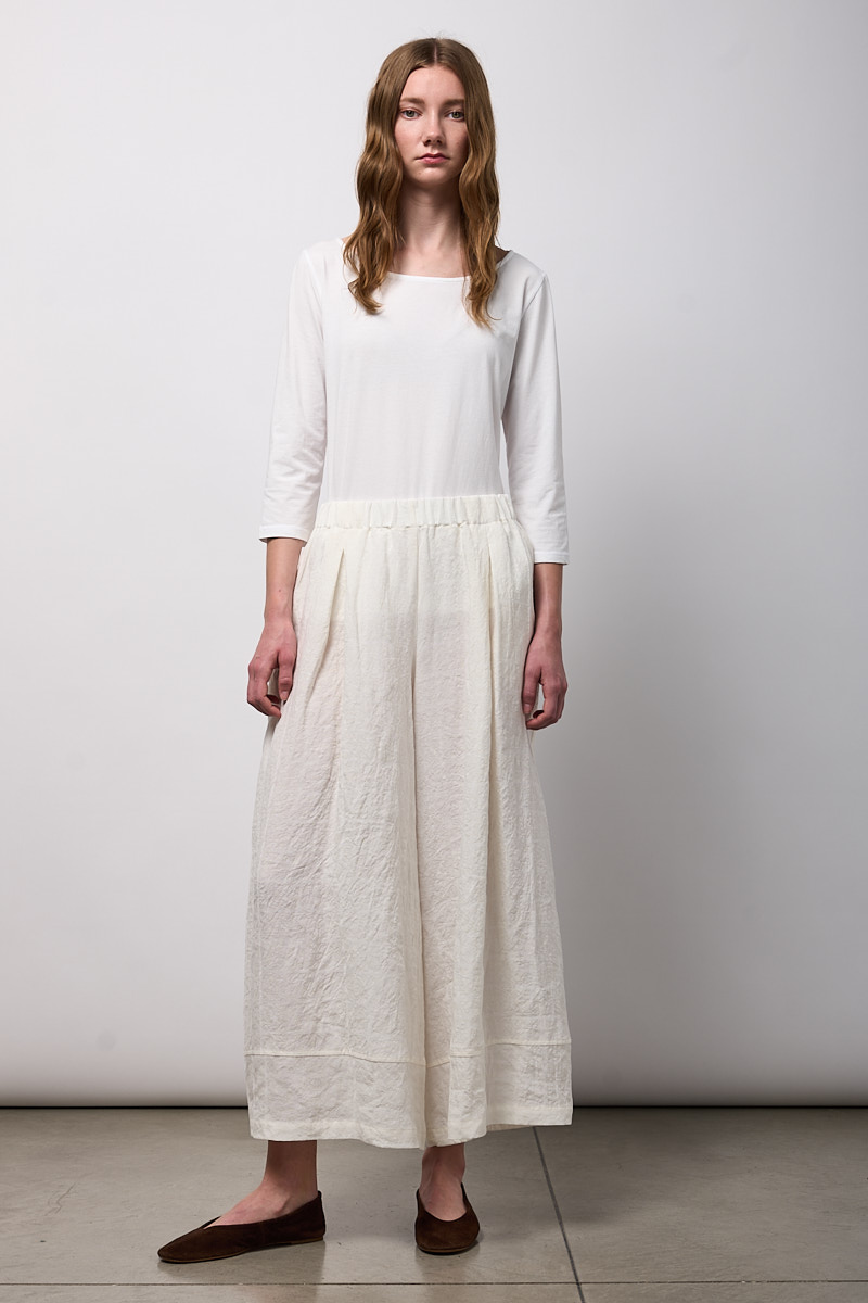 PANTALONE CON FONDO CUCITO