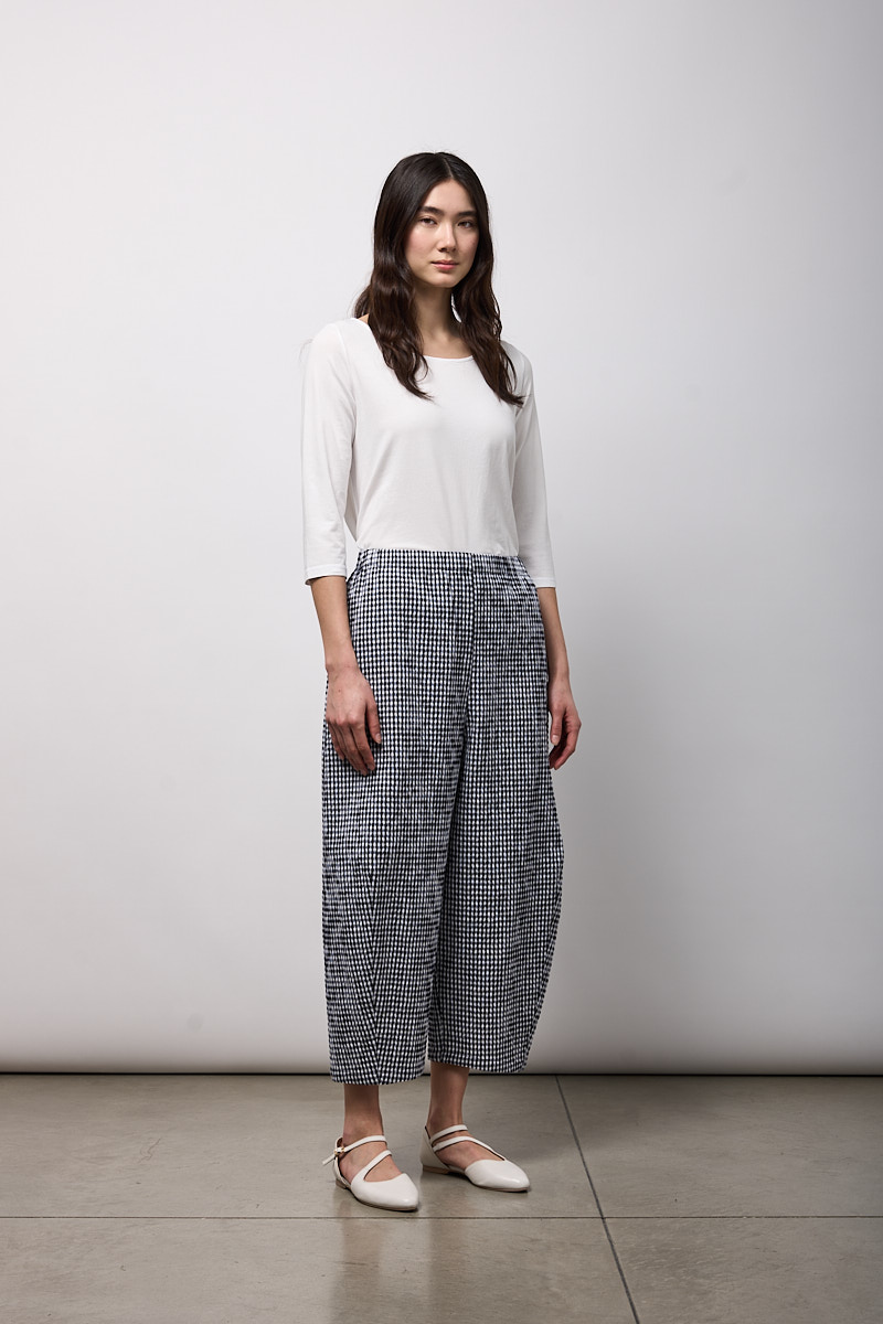 PANTALONE EASY CON PINCES SUL FONDO