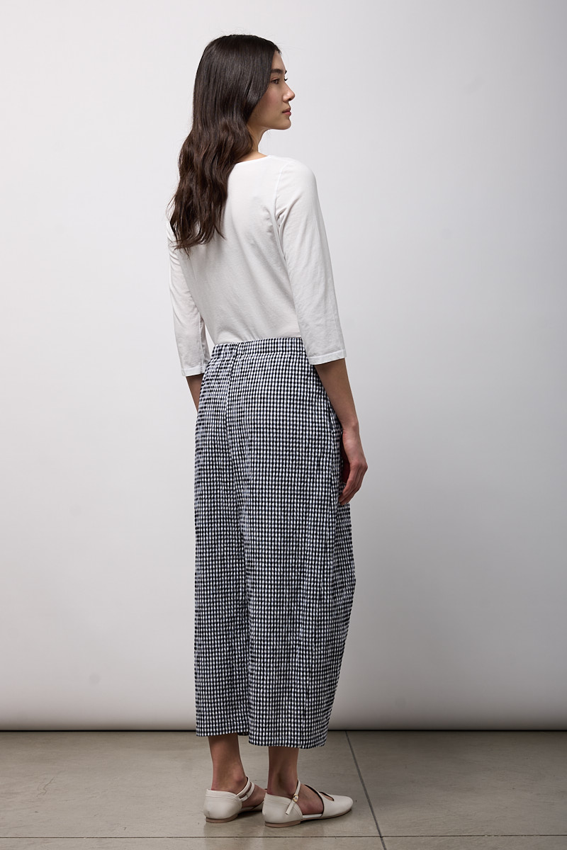 PANTALONE EASY CON PINCES SUL FONDO